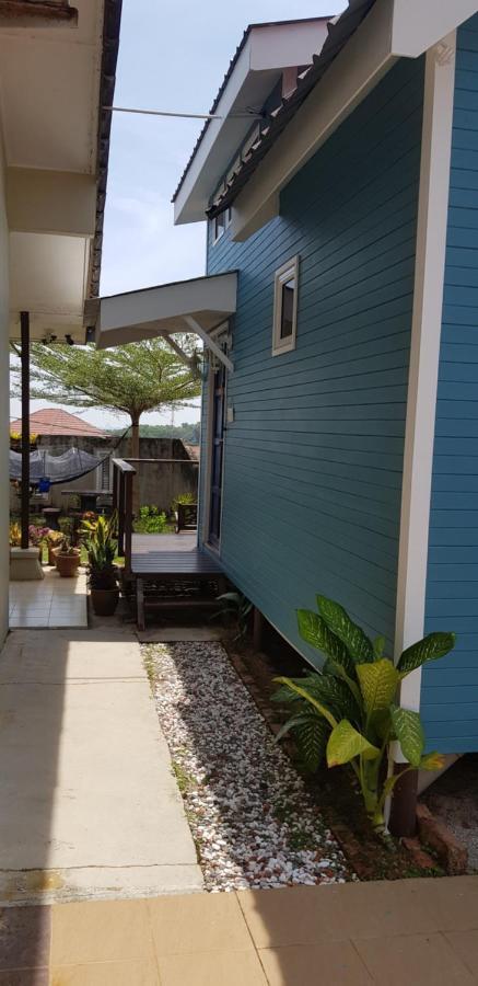 Tiny House B&B Kampong Baharu Sungai Udang Exterior photo